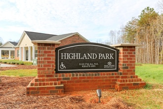 Highland Park in Hickory, NC - Building Photo - Building Photo