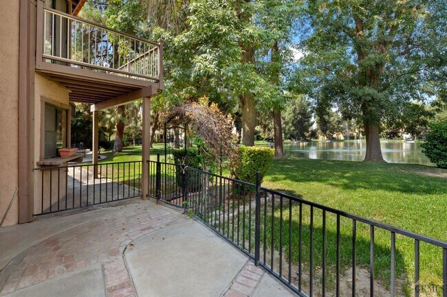 4129 Pinewood Lake Dr in Bakersfield, CA - Building Photo - Building Photo