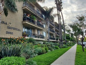 2662 E 2nd St, Unit G-1 in Long Beach, CA - Foto de edificio - Building Photo