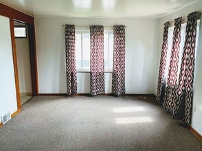 516 Mt Royal Blvd in Pittsburgh, PA - Building Photo - Building Photo