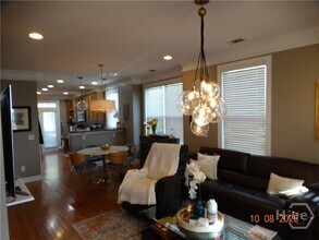 323 Lakeview Dr in Pooler, GA - Building Photo - Building Photo