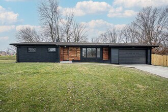 5850 Devington Cir in Indianapolis, IN - Building Photo - Building Photo