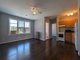 912 W Dakin St, Unit 312 Apartamentos