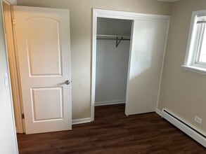 1307 College Ave in Wheaton, IL - Foto de edificio - Building Photo