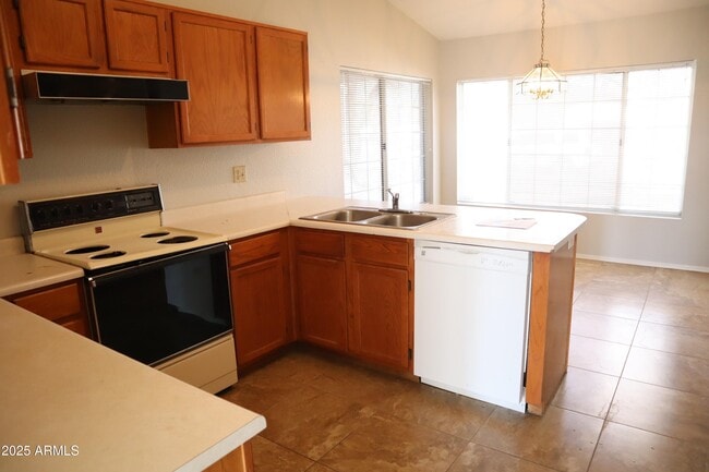 8650 W Greenbrian Dr in Peoria, AZ - Building Photo - Building Photo
