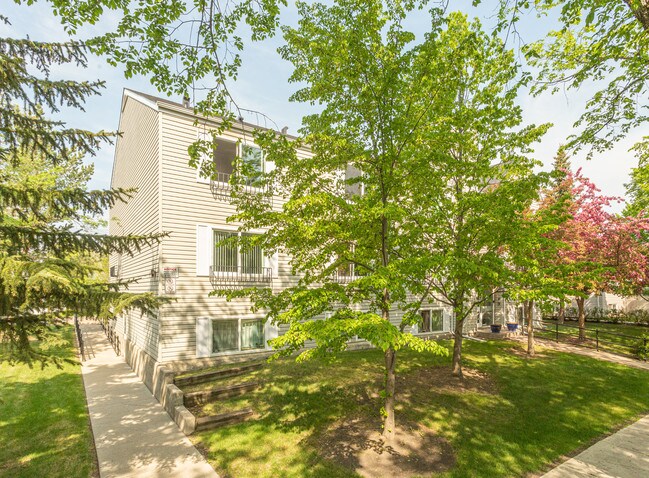 York Street Apartment Rentals in Edmonton, AB - Building Photo - Building Photo