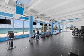 5401 Collins Ave, Unit 1226 in Miami, FL - Building Photo - Building Photo