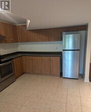 237 Frederick Curran Ln in Newmarket, ON - Building Photo - Building Photo