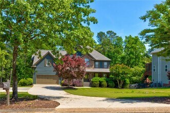 4418 Shellie Ln in Oakwood, GA - Building Photo - Building Photo