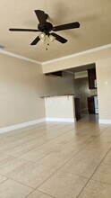 242 N Brevard Ave in Cocoa Beach, FL - Foto de edificio - Building Photo