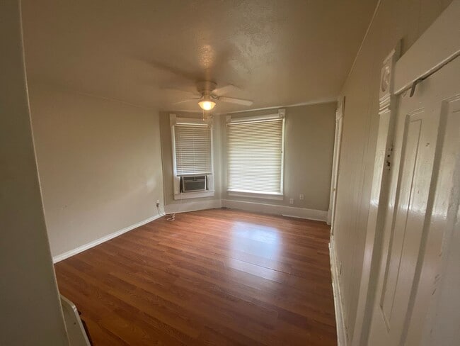 property at 326 N Philadelphia Ave