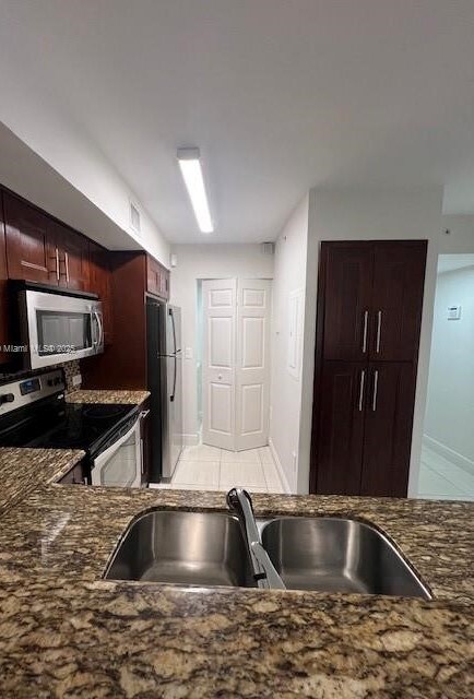 577 SW 111th Ln in Pembroke Pines, FL - Building Photo - Building Photo