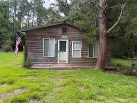 13690 Scenic Hwy 98 in Fairhope, AL - Building Photo