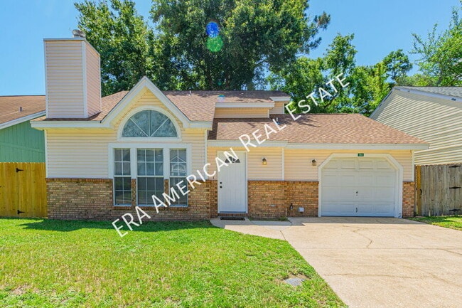 386 Canterbury Cir NW