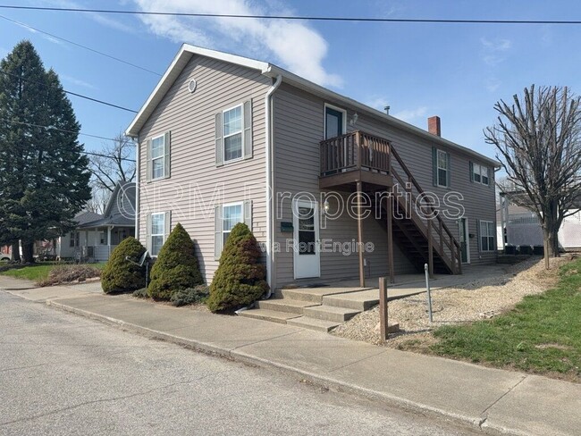 property at 810 W Elm St