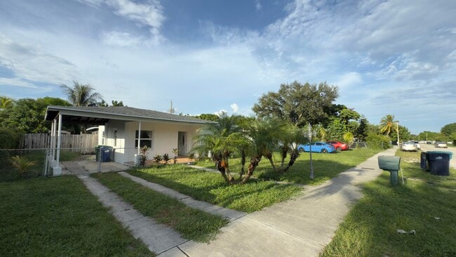 551 NW 107th St in Miami, FL - Building Photo - Building Photo