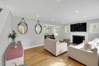27 Willowbrook Pl in Stamford, CT - Building Photo - Building Photo