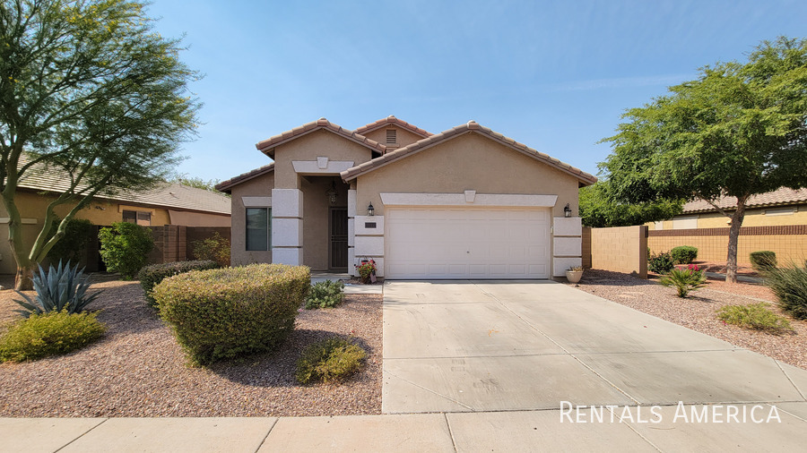 16995 W Windermere Way in Surprise, AZ - Building Photo