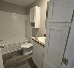 213 Birch Ln in Columbus, MI - Foto de edificio - Building Photo