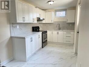 61 Morbank Dr in Toronto, ON - Building Photo - Building Photo