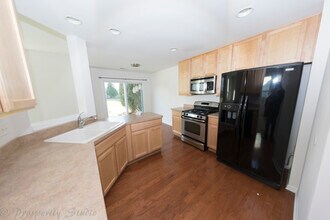 636 Hawley Dr in Oswego, IL - Foto de edificio - Building Photo