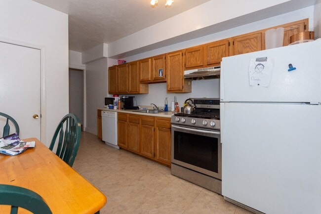 property at 14a Ashford St