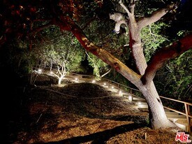 8330 Lookout Mountain Ave in West Hollywood, CA - Building Photo