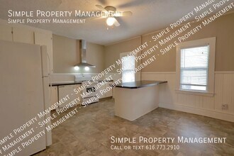 242 Page St NE in Grand Rapids, MI - Building Photo - Building Photo