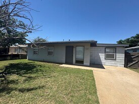 3107 Merrill Ave in Odessa, TX - Building Photo