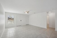 3417 Harper St in Oak Point, TX - Foto de edificio - Building Photo