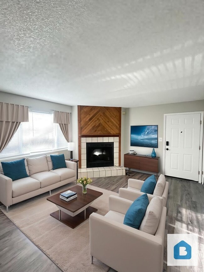 property at 435 W Van Buren St