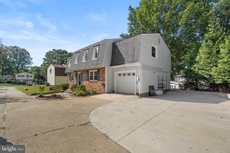 10429 Headly Ct in Fairfax, VA - Building Photo - Building Photo