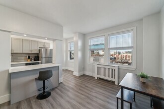 4247 Locust St in Philadelphia, PA - Building Photo - Building Photo