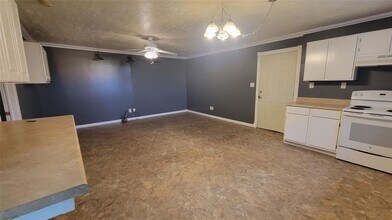 920 Cable St in Conroe, TX - Building Photo - Building Photo