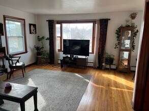 2113 N Sherman Ave, Unit North Sherman in Madison, WI - Building Photo - Building Photo