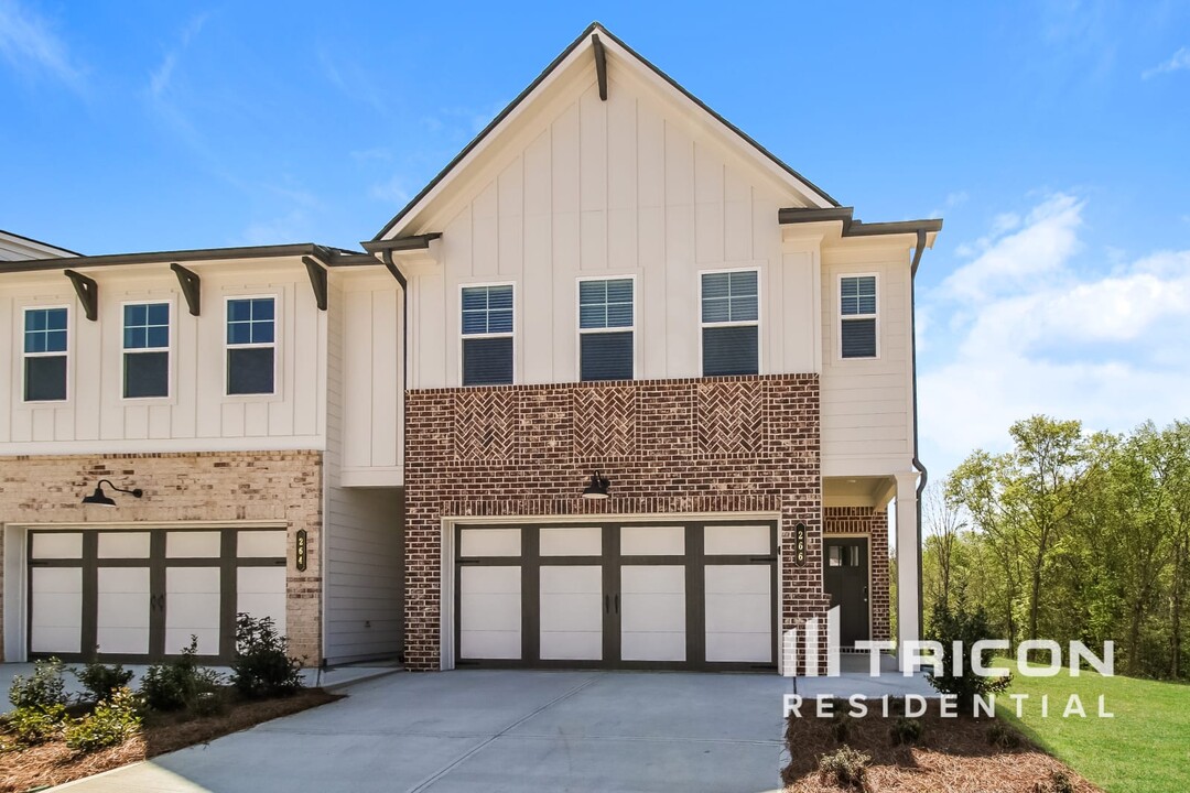 266 Depot Lndg Rd in Auburn, GA - Building Photo