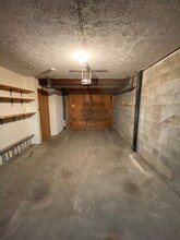 210 Woodhaven Dr in Seven Fields, PA - Foto de edificio - Building Photo