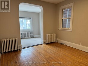 89 Woodbine Ave in Toronto, ON - Building Photo - Building Photo
