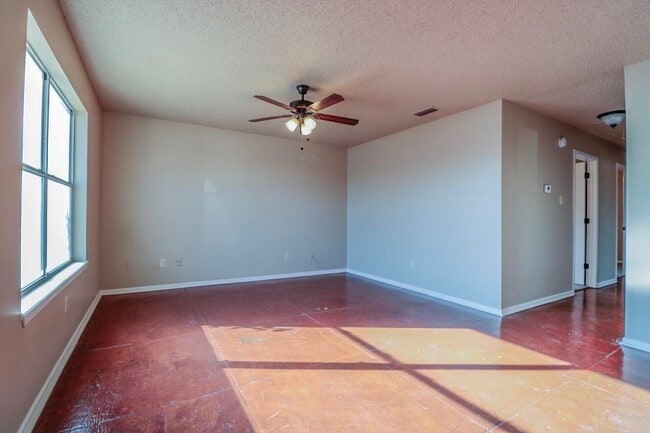4644 Fordham St in Lubbock, TX - Building Photo - Building Photo