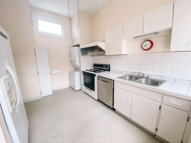 property at 1438 Pleasant St