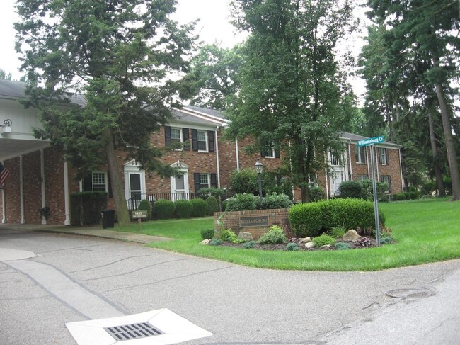 22 Williamsburg Cir, Unit 22 in Wheeling, WV - Foto de edificio - Building Photo