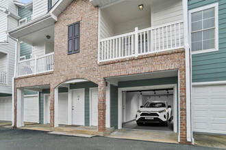 Highlands At Alexander Pointe in Charlotte, NC - Building Photo - Building Photo