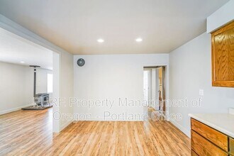 32125 SE Hinman Ave in Estacada, OR - Building Photo - Building Photo