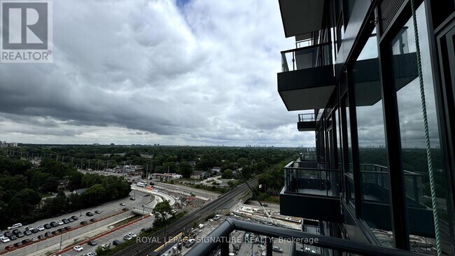 28 Ann St in Mississauga, ON - Building Photo - Building Photo