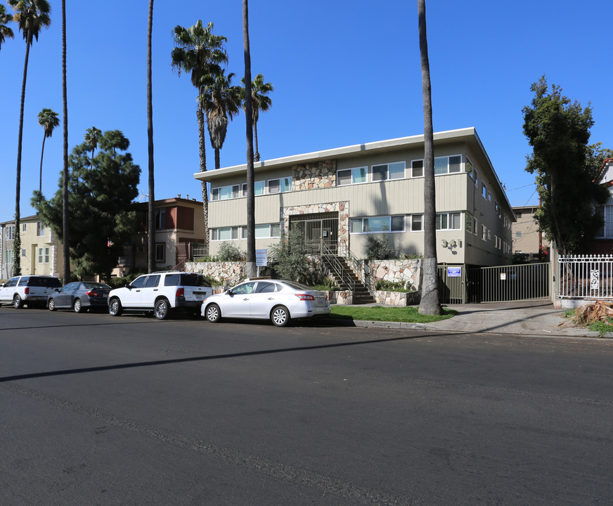 341 S Mariposa Ave in Los Angeles, CA - Building Photo