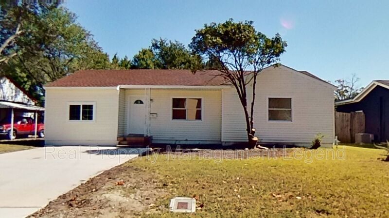 2320 Brockbank Dr in Irving, TX - Foto de edificio