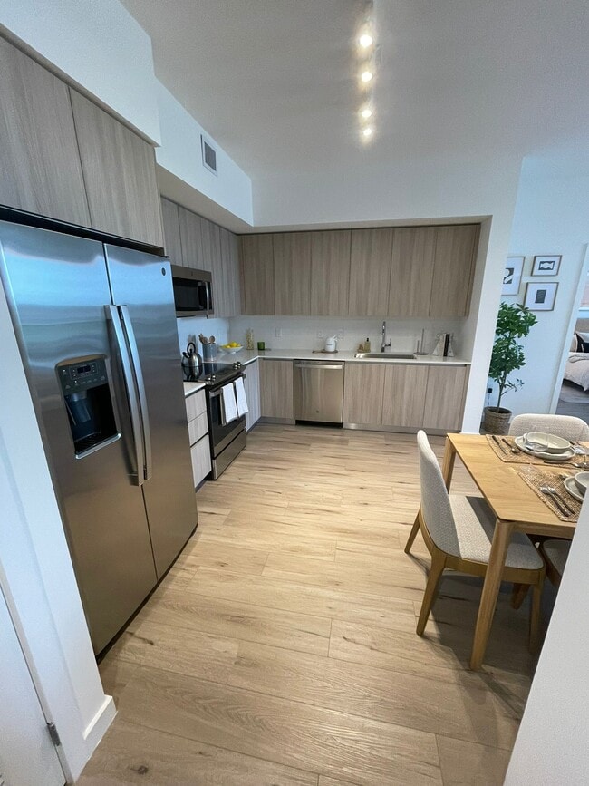 520 W 79th St, Unit C1