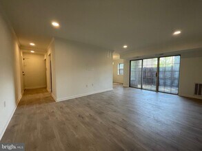 1921 Wilson Ln-Unit -T3 in McLean, VA - Building Photo - Building Photo