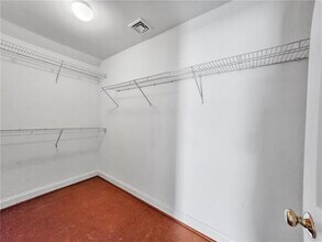 1804 Merlot Dr in Easton, PA - Building Photo - Building Photo