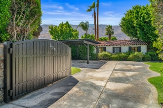 839 N Avenida Olivos in Palm Springs, CA - Building Photo - Building Photo